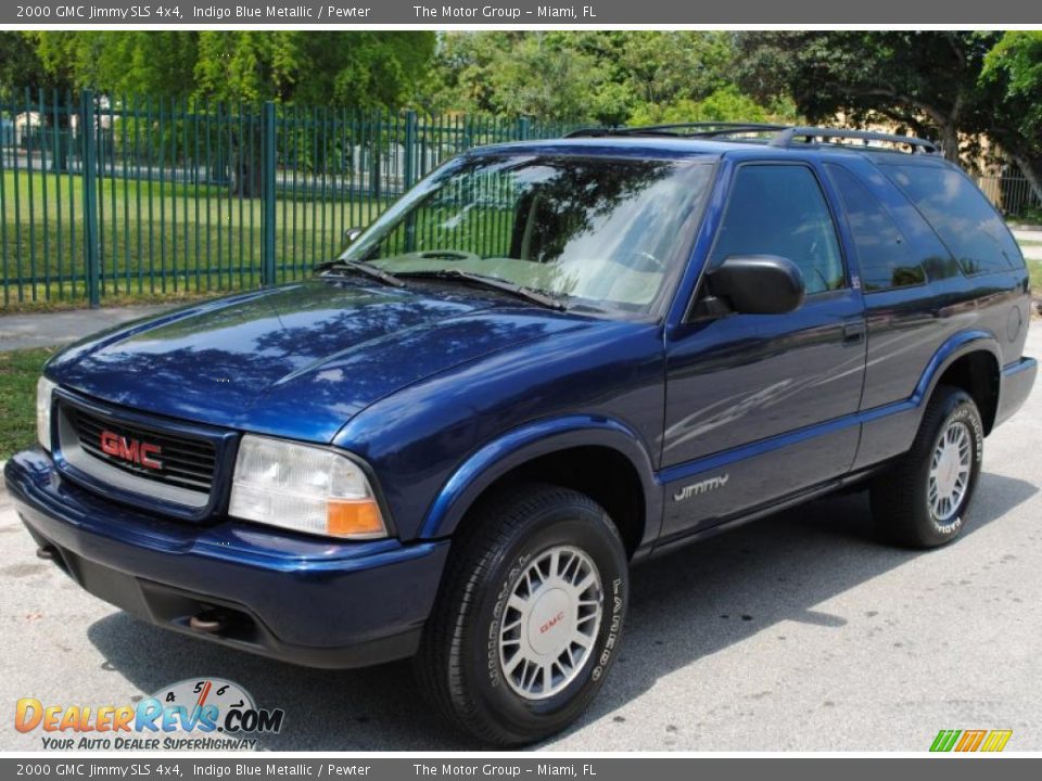 Front 3/4 View of 2000 GMC Jimmy SLS 4x4 Photo #1