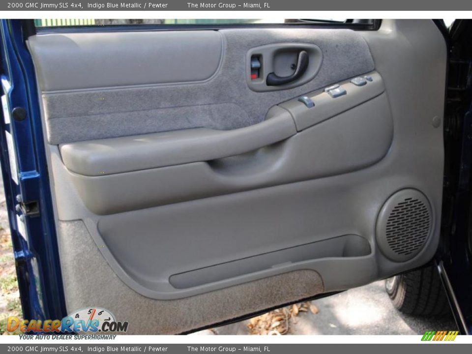 Door Panel of 2000 GMC Jimmy SLS 4x4 Photo #21