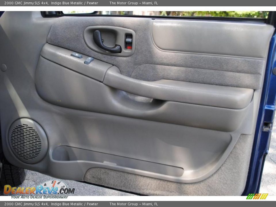 Door Panel of 2000 GMC Jimmy SLS 4x4 Photo #22