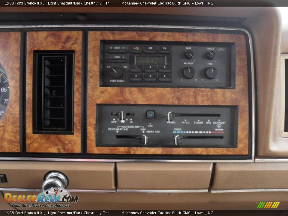 Controls of 1988 Ford Bronco II XL Photo #10