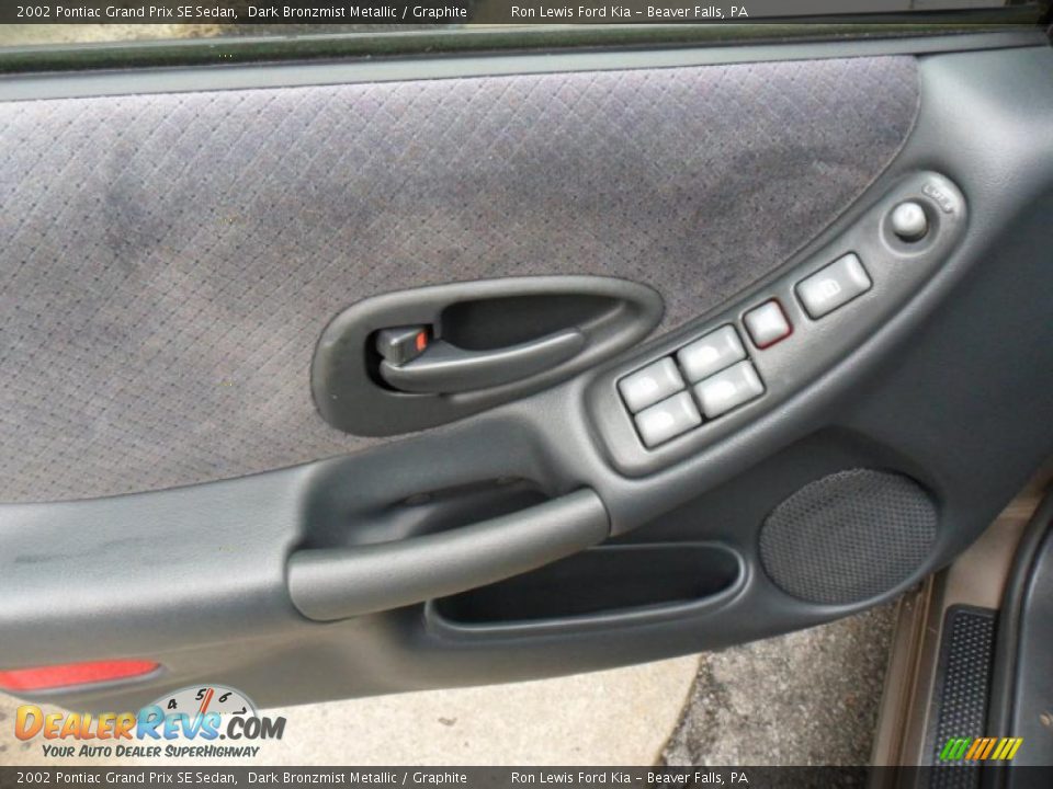 2002 Pontiac Grand Prix SE Sedan Dark Bronzmist Metallic / Graphite Photo #12