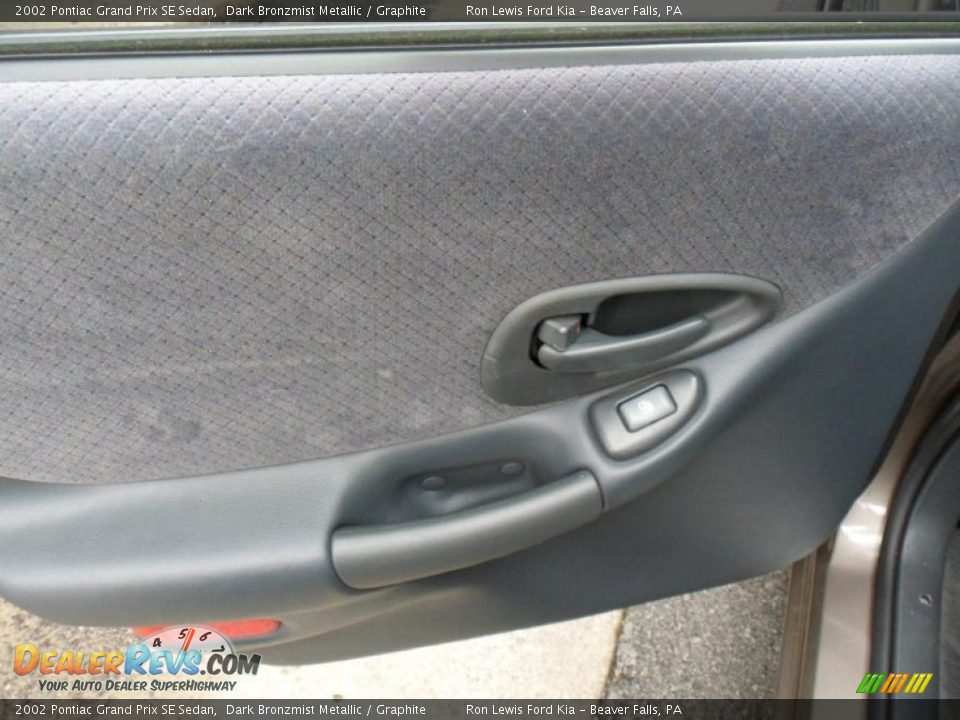 2002 Pontiac Grand Prix SE Sedan Dark Bronzmist Metallic / Graphite Photo #15