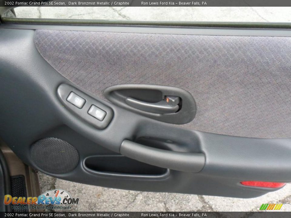 2002 Pontiac Grand Prix SE Sedan Dark Bronzmist Metallic / Graphite Photo #21