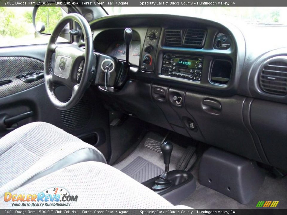 2001 Dodge Ram 1500 SLT Club Cab 4x4 Forest Green Pearl / Agate Photo #25