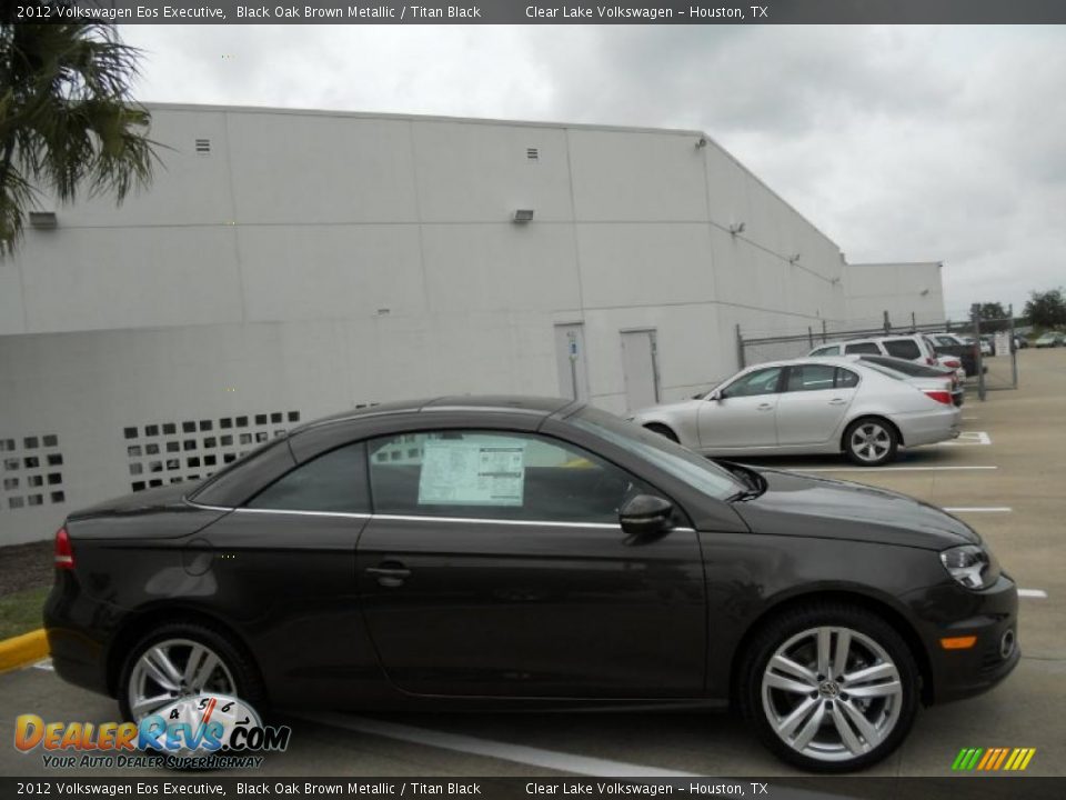 2012 Volkswagen Eos Executive Black Oak Brown Metallic / Titan Black Photo #8