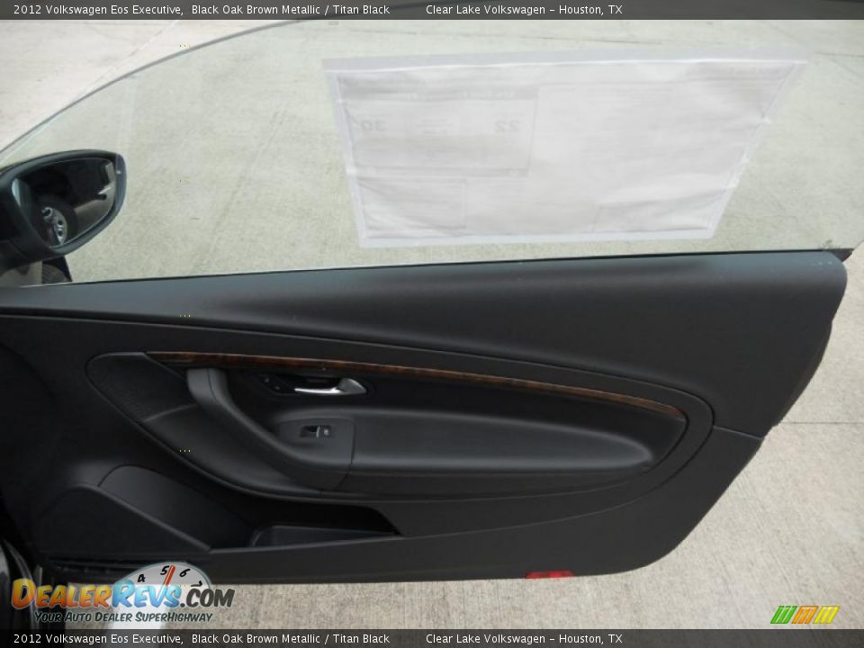 2012 Volkswagen Eos Executive Black Oak Brown Metallic / Titan Black Photo #12