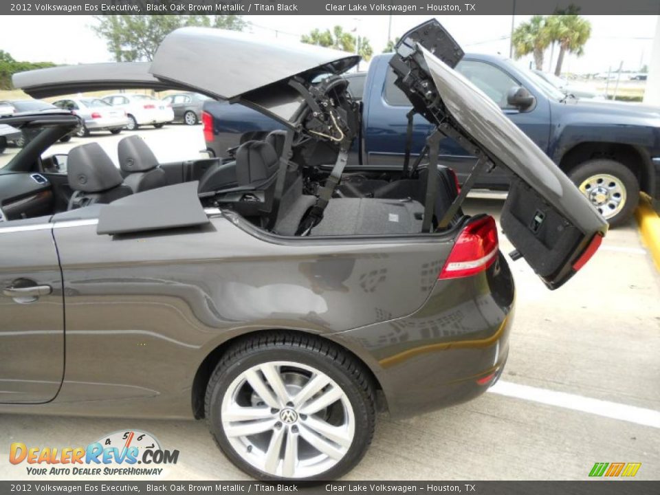 2012 Volkswagen Eos Executive Black Oak Brown Metallic / Titan Black Photo #25