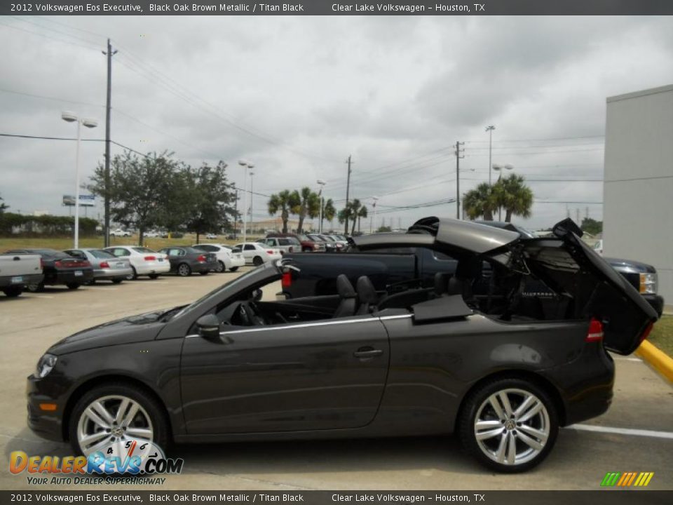 2012 Volkswagen Eos Executive Black Oak Brown Metallic / Titan Black Photo #26