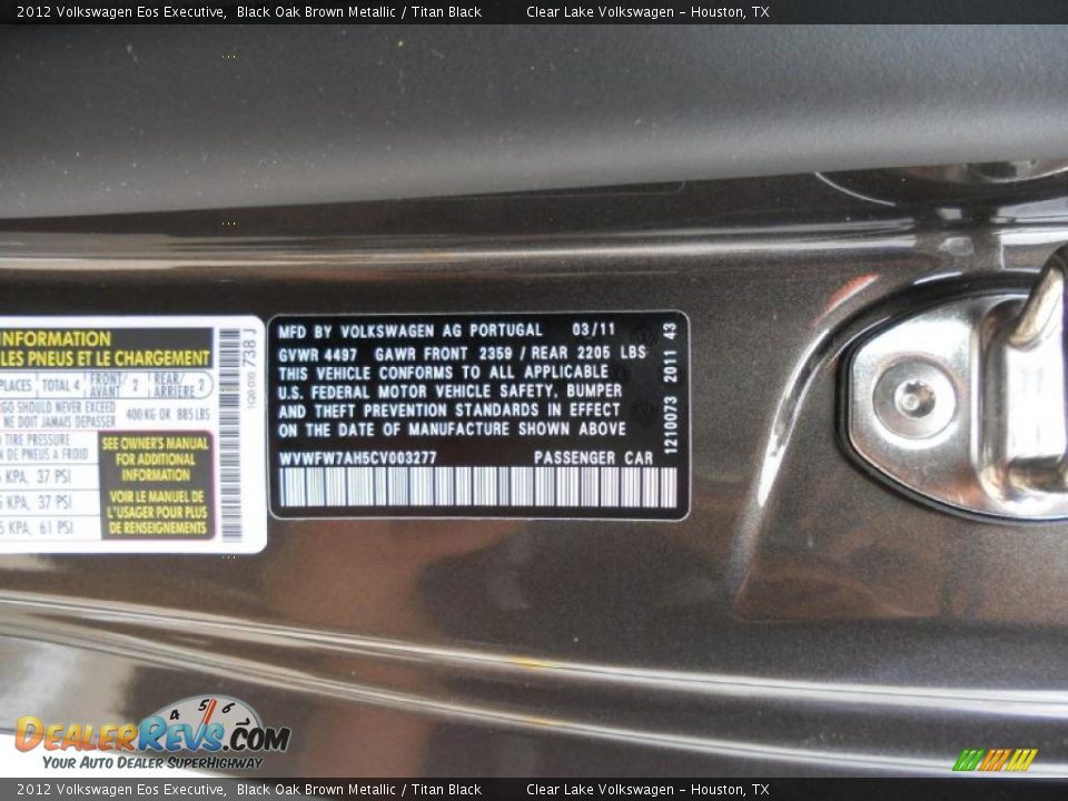 2012 Volkswagen Eos Executive Black Oak Brown Metallic / Titan Black Photo #30