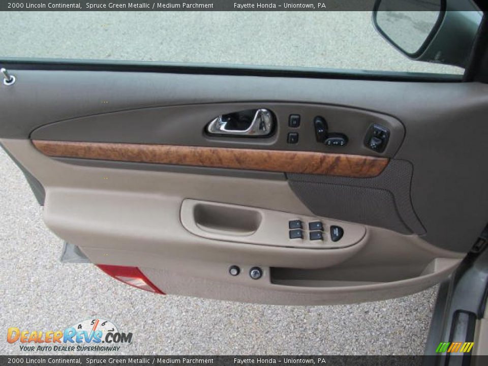 Door Panel of 2000 Lincoln Continental  Photo #15