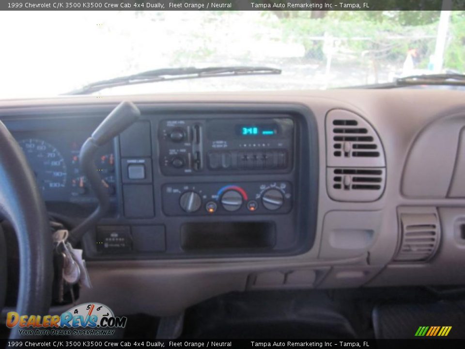 Controls of 1999 Chevrolet C/K 3500 K3500 Crew Cab 4x4 Dually Photo #32