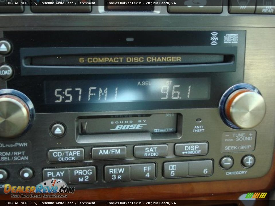 Controls of 2004 Acura RL 3.5 Photo #17