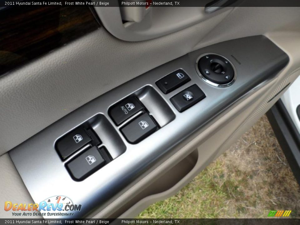 Controls of 2011 Hyundai Santa Fe Limited Photo #24