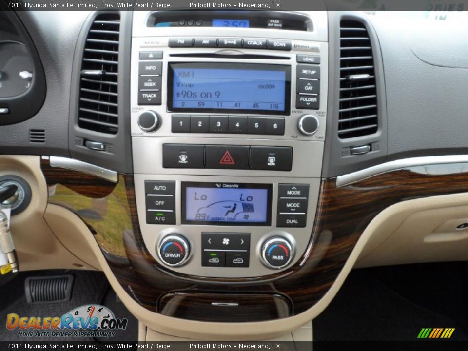 Controls of 2011 Hyundai Santa Fe Limited Photo #29