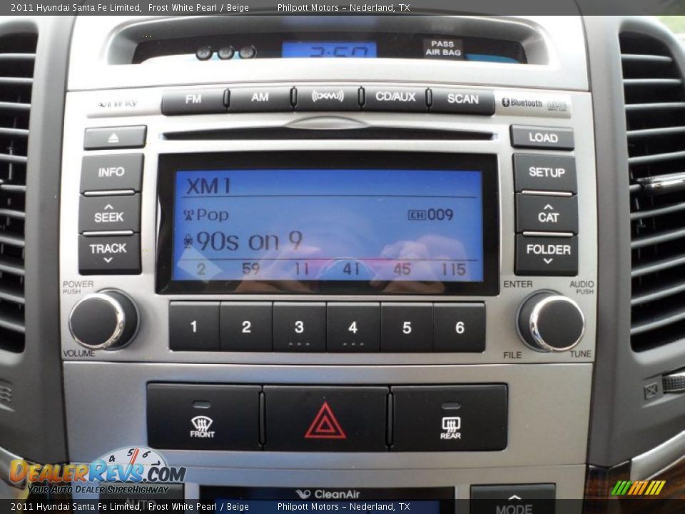 Controls of 2011 Hyundai Santa Fe Limited Photo #30