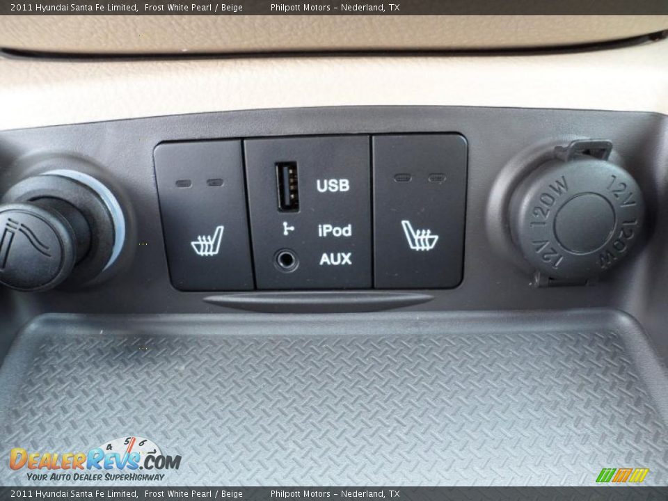 Controls of 2011 Hyundai Santa Fe Limited Photo #32