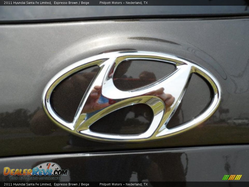 2011 Hyundai Santa Fe Limited Logo Photo #19