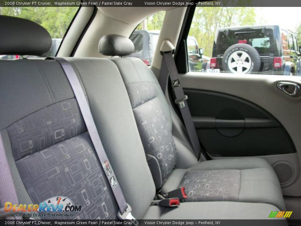 2006 Chrysler PT Cruiser Magnesium Green Pearl / Pastel Slate Gray Photo #8