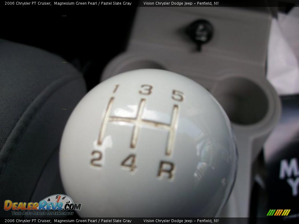 2006 Chrysler PT Cruiser  Shifter Photo #11
