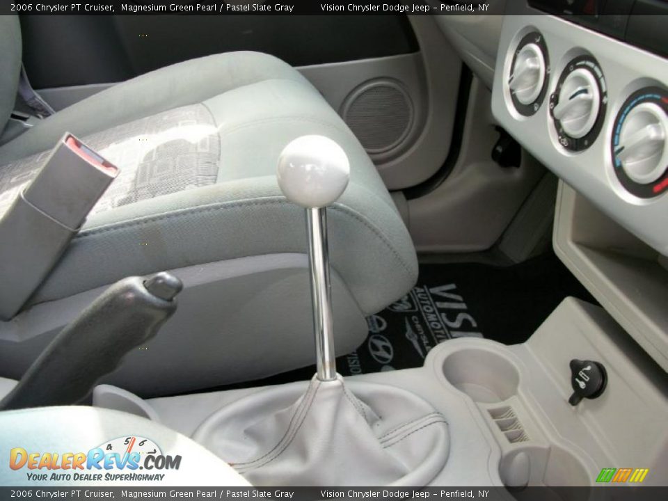2006 Chrysler PT Cruiser  Shifter Photo #21