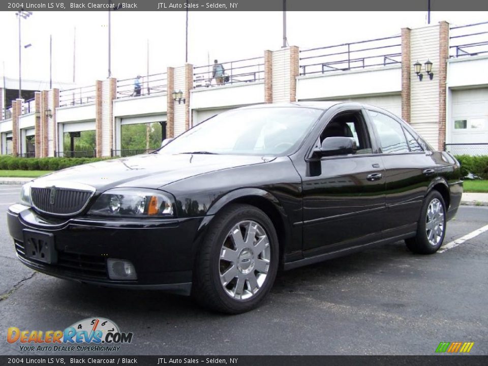 Front 3/4 View of 2004 Lincoln LS V8 Photo #1
