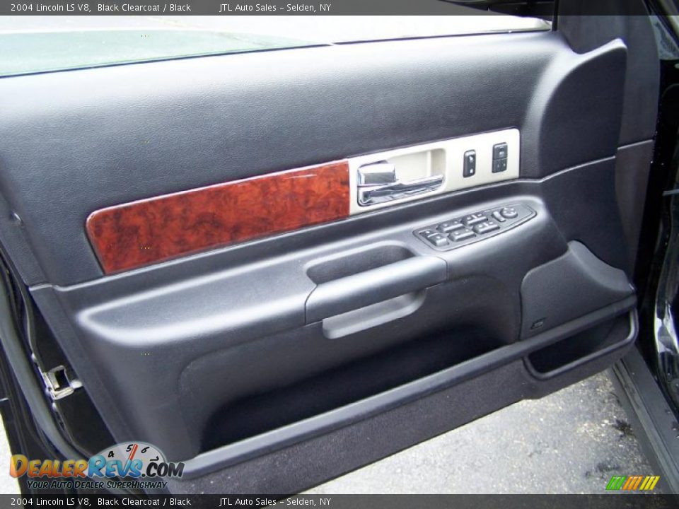 Door Panel of 2004 Lincoln LS V8 Photo #8