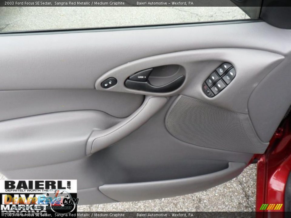 2003 Ford Focus SE Sedan Sangria Red Metallic / Medium Graphite Photo #12