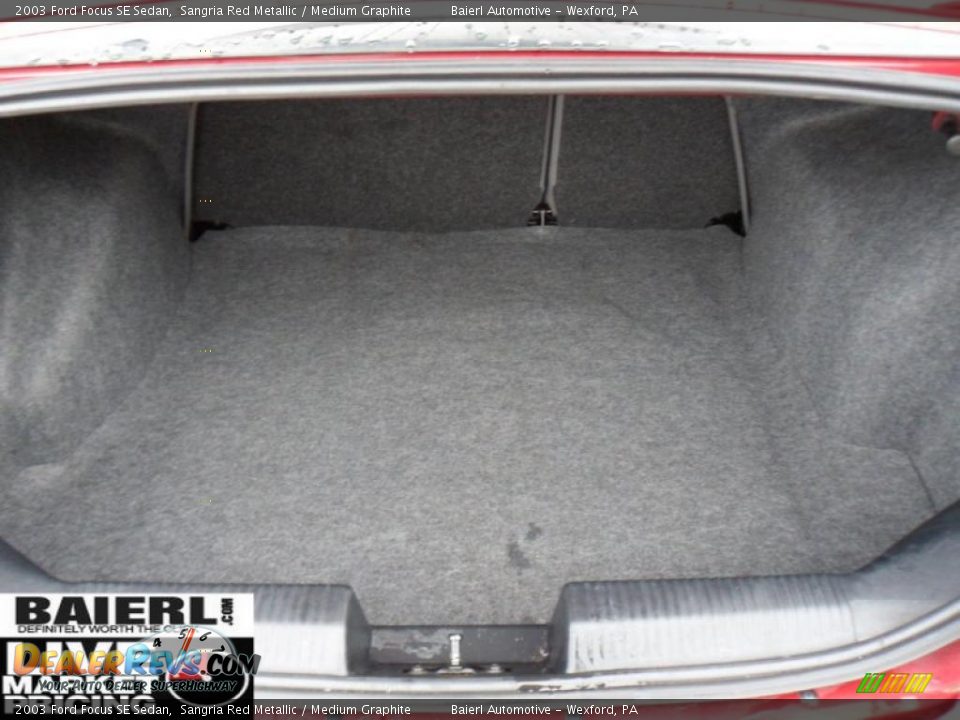 2003 Ford Focus SE Sedan Sangria Red Metallic / Medium Graphite Photo #16