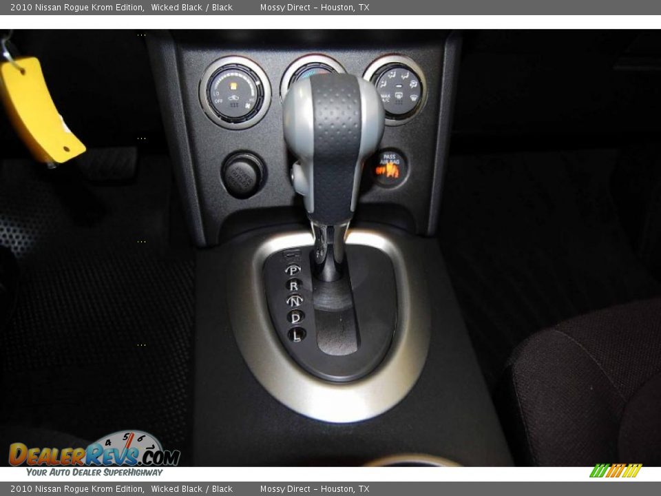 2010 Nissan Rogue Krom Edition Shifter Photo #21