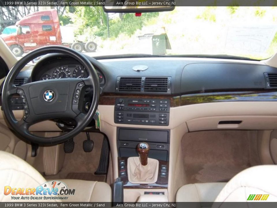 Dashboard of 1999 BMW 3 Series 323i Sedan Photo #15