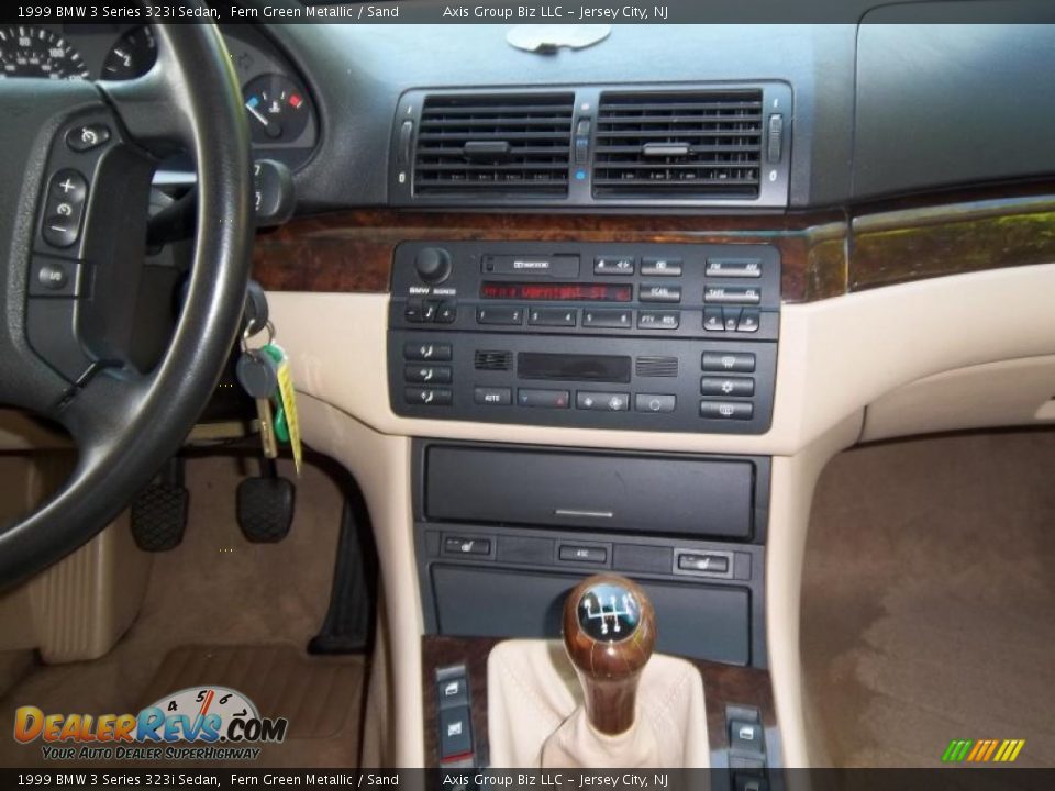 Controls of 1999 BMW 3 Series 323i Sedan Photo #18