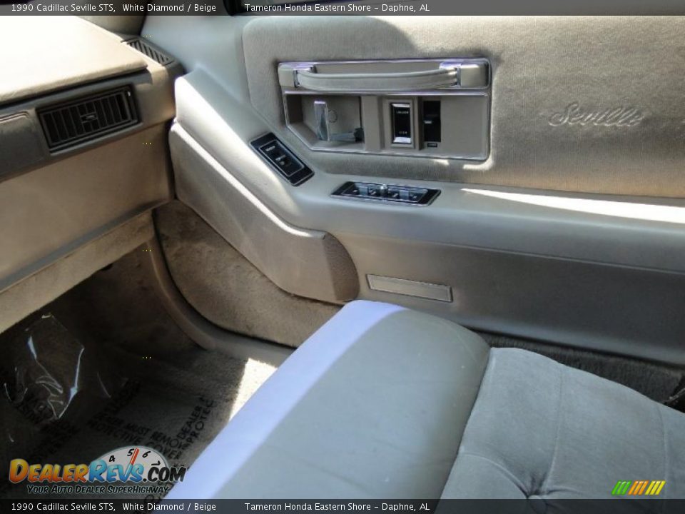 1990 Cadillac Seville STS White Diamond / Beige Photo #23