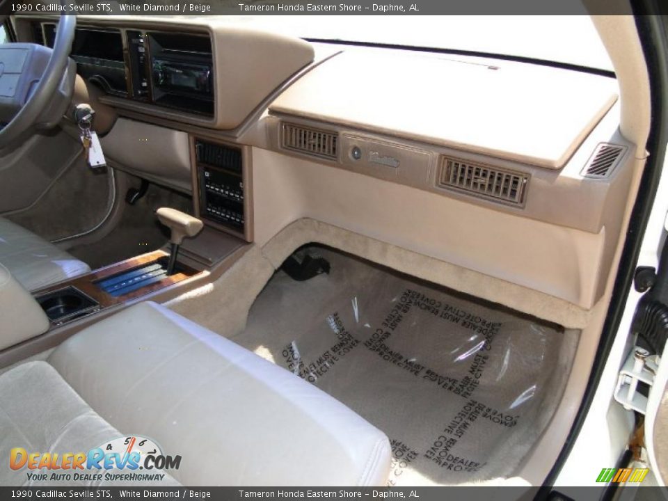 1990 Cadillac Seville STS White Diamond / Beige Photo #25