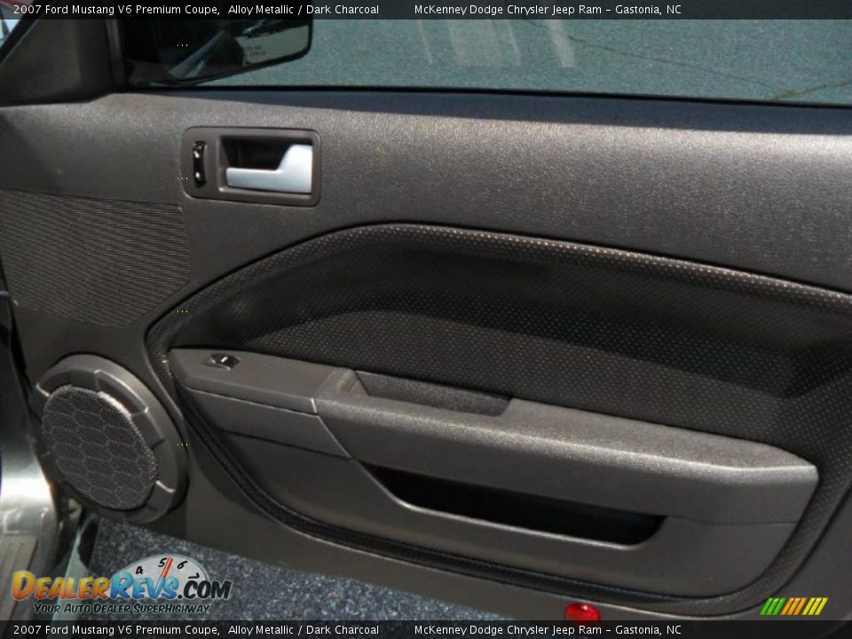 2007 Ford Mustang V6 Premium Coupe Alloy Metallic / Dark Charcoal Photo #19