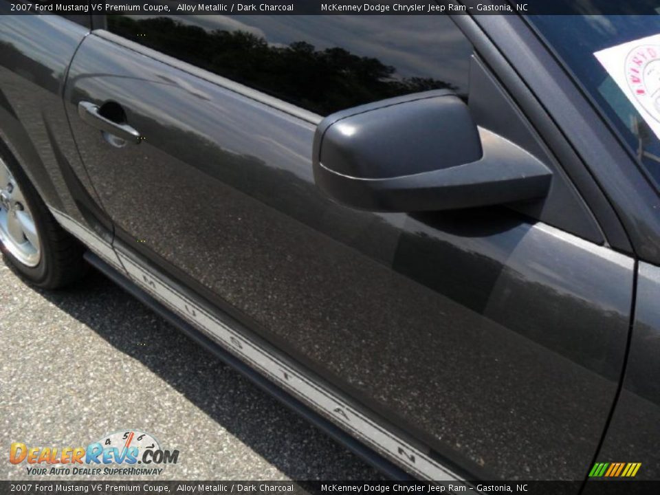 2007 Ford Mustang V6 Premium Coupe Alloy Metallic / Dark Charcoal Photo #21