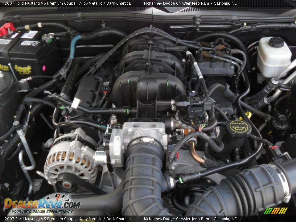 2007 Ford Mustang V6 Premium Coupe Alloy Metallic / Dark Charcoal Photo #23