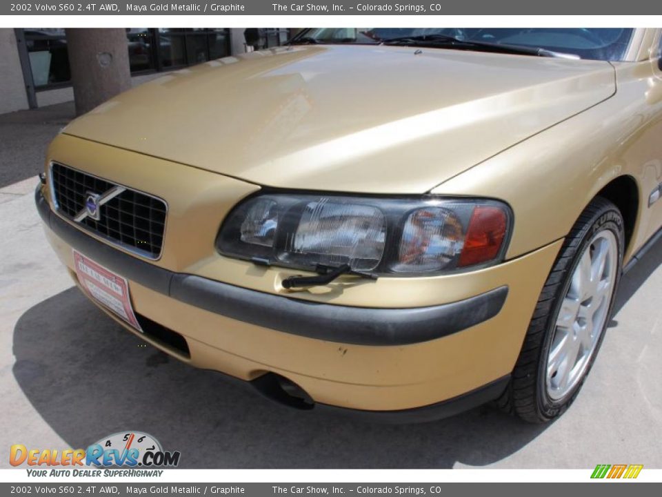 2002 Volvo S60 2.4T AWD Maya Gold Metallic / Graphite Photo #15