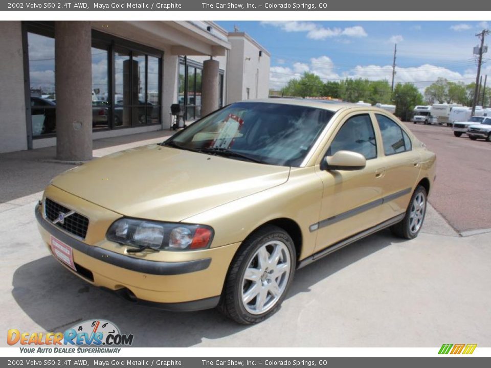 2002 Volvo S60 2.4T AWD Maya Gold Metallic / Graphite Photo #22