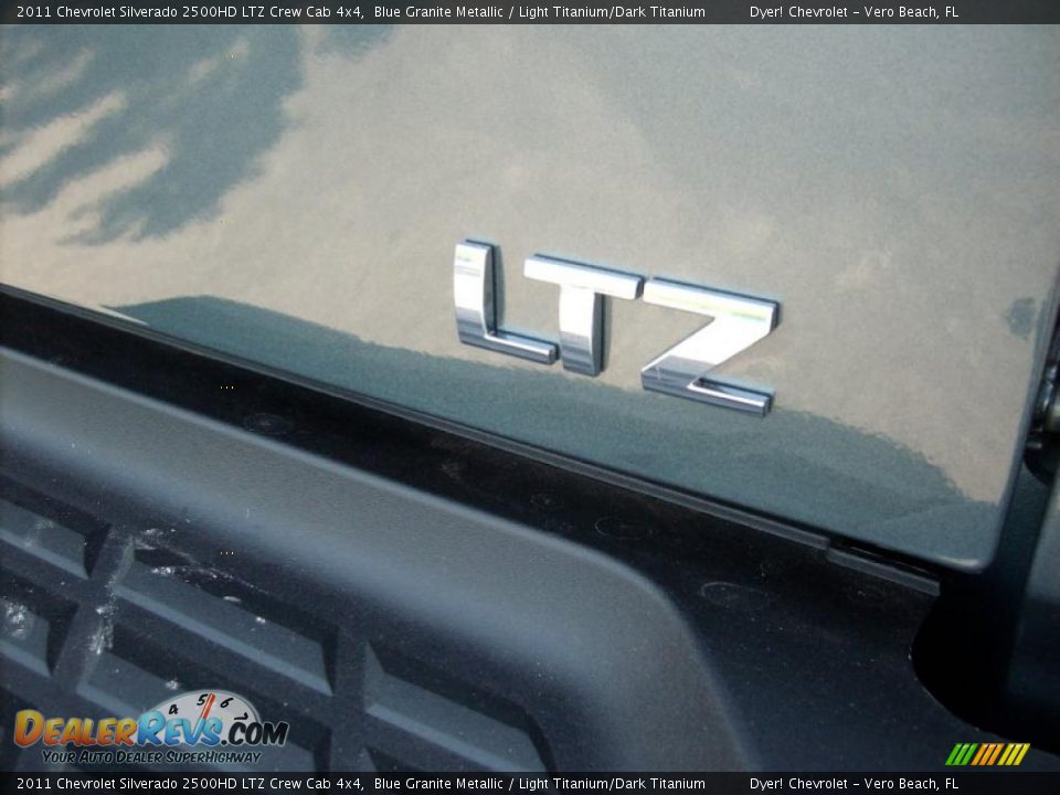 2011 Chevrolet Silverado 2500HD LTZ Crew Cab 4x4 Blue Granite Metallic / Light Titanium/Dark Titanium Photo #11