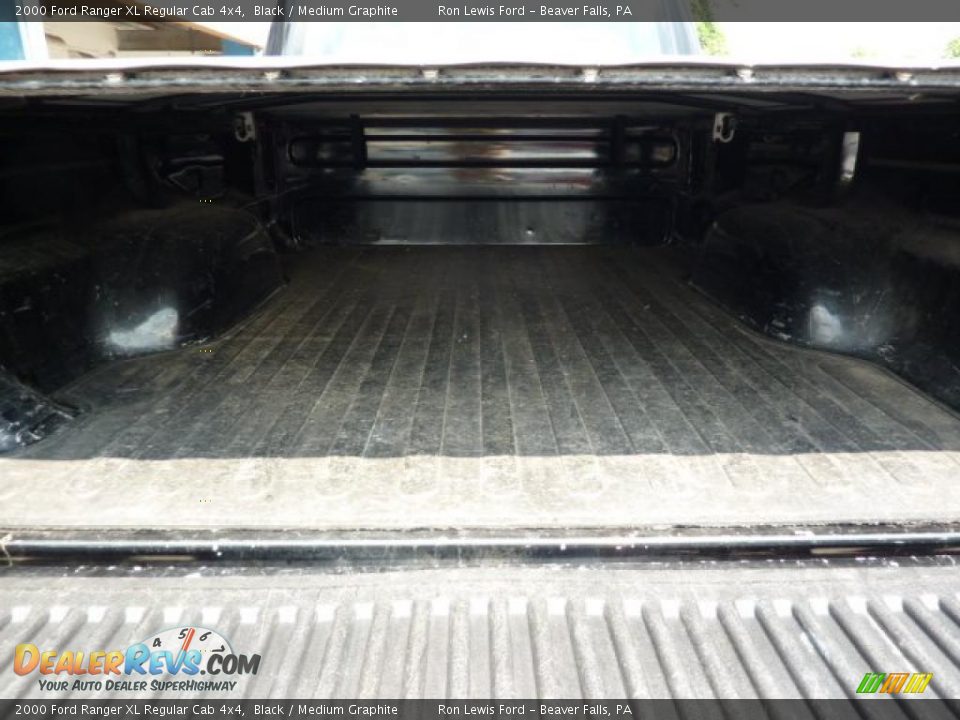 2000 Ford Ranger XL Regular Cab 4x4 Black / Medium Graphite Photo #17