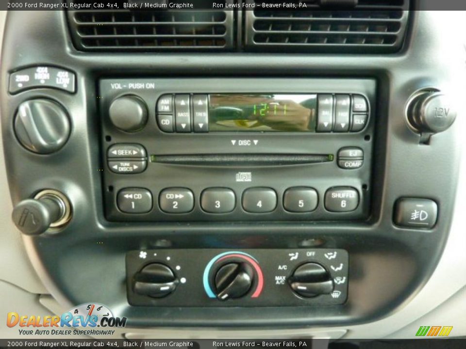 Controls of 2000 Ford Ranger XL Regular Cab 4x4 Photo #22