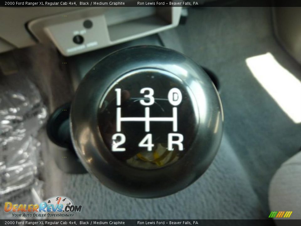 2000 Ford Ranger XL Regular Cab 4x4 Shifter Photo #23