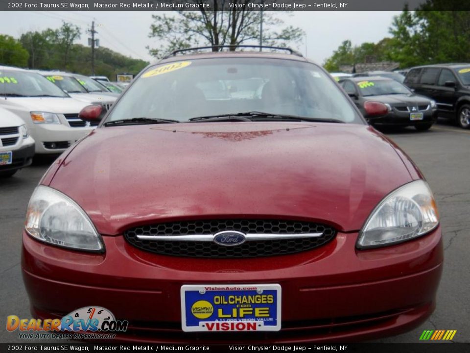 2002 Ford Taurus SE Wagon Matador Red Metallic / Medium Graphite Photo #18