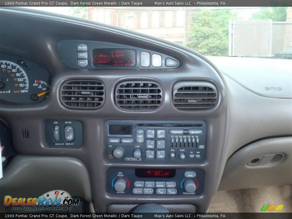 Controls of 1999 Pontiac Grand Prix GT Coupe Photo #7