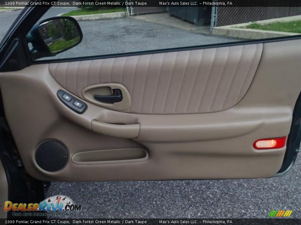 Door Panel of 1999 Pontiac Grand Prix GT Coupe Photo #30