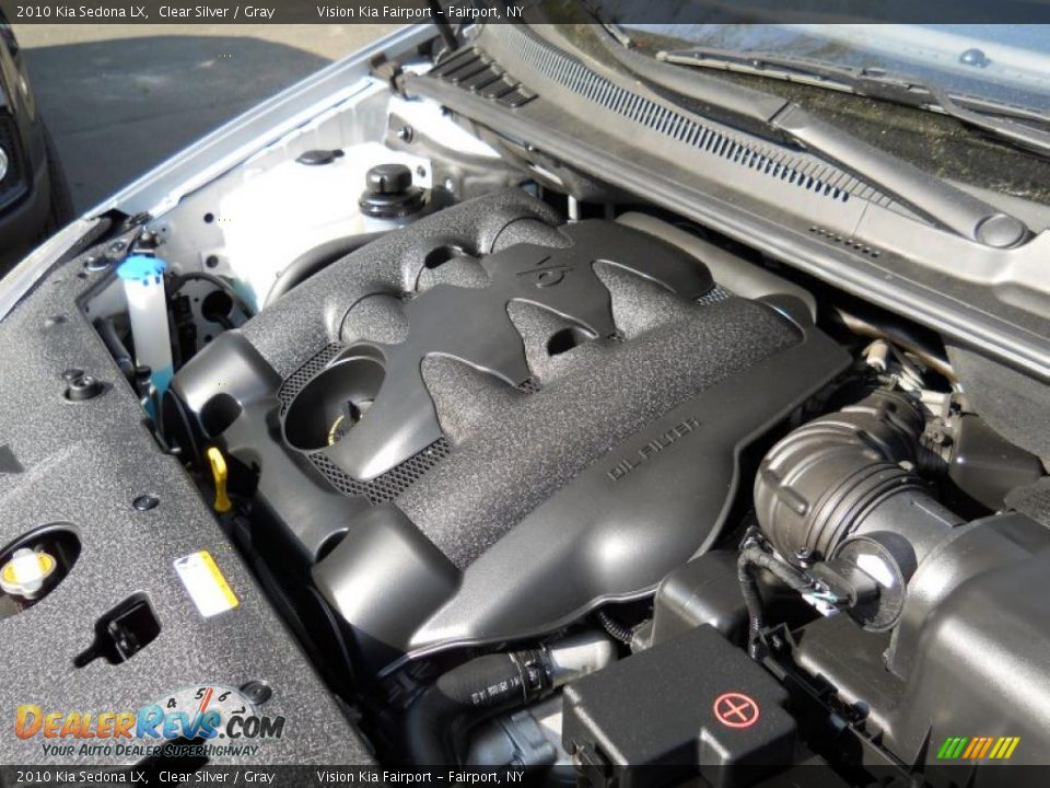2010 Kia Sedona LX Clear Silver / Gray Photo #12