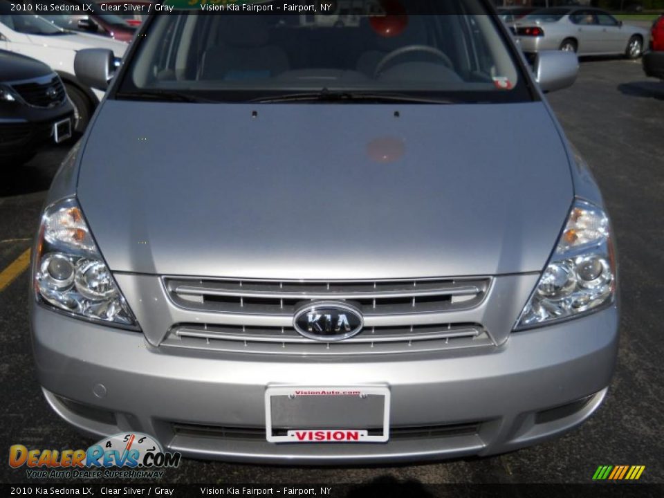 2010 Kia Sedona LX Clear Silver / Gray Photo #18