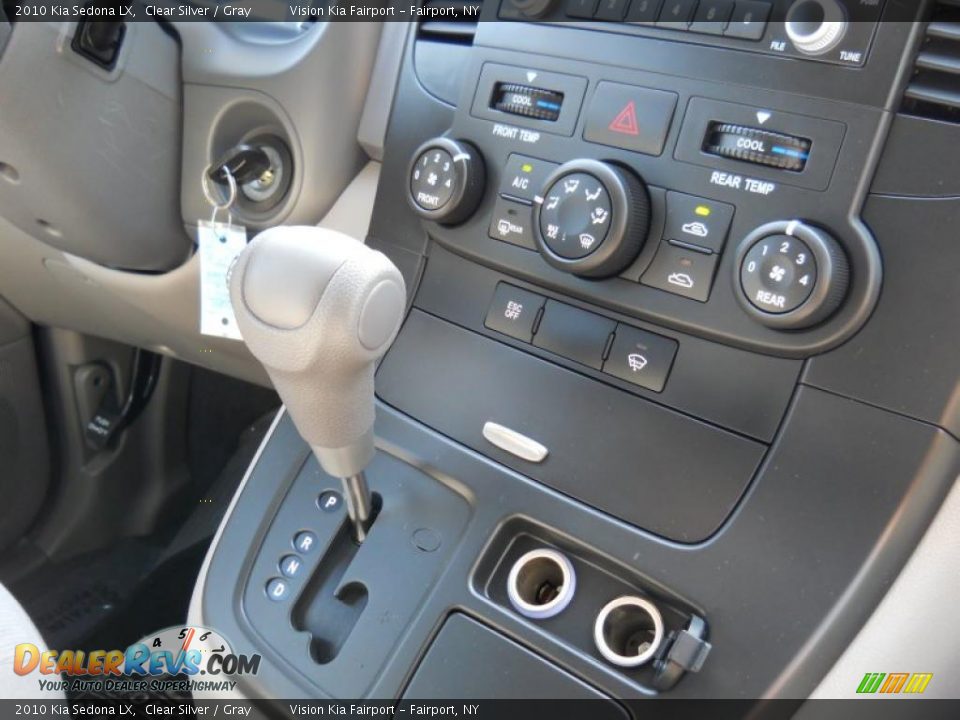 2010 Kia Sedona LX Clear Silver / Gray Photo #21