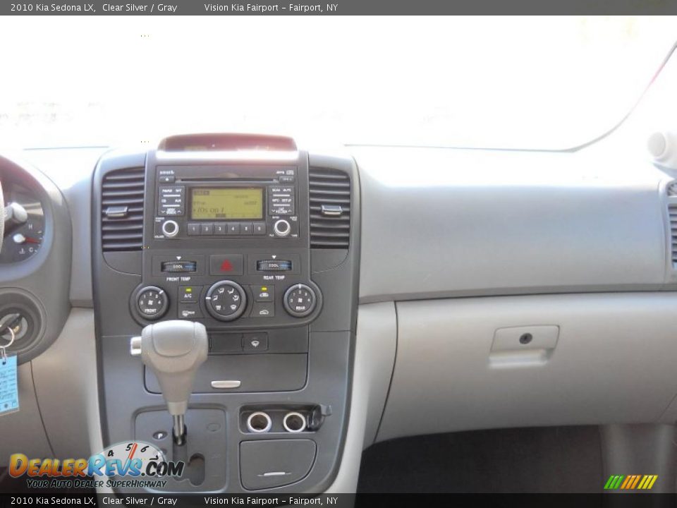 2010 Kia Sedona LX Clear Silver / Gray Photo #23
