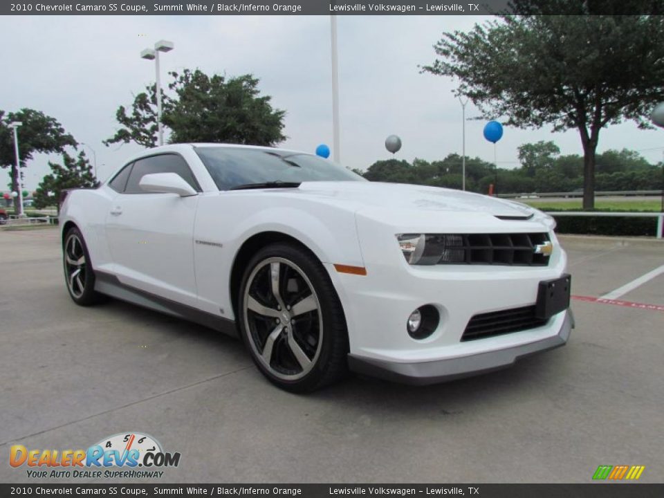 Front 3/4 View of 2010 Chevrolet Camaro SS Coupe Photo #7
